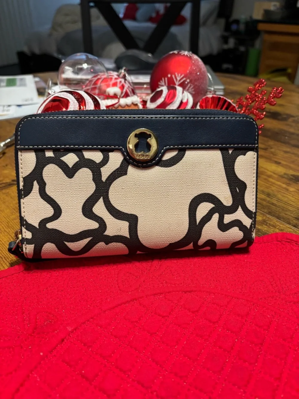 Tous Cream Canvas Wallet with Black Graphic Trim and Gold Accent - Picture 1 of 5